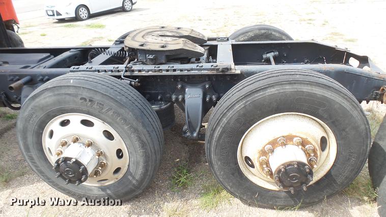 image for item DC1768 2007 Freightliner Columbia semi truck