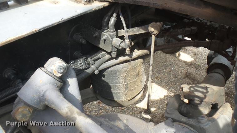 image for item DC1768 2007 Freightliner Columbia semi truck