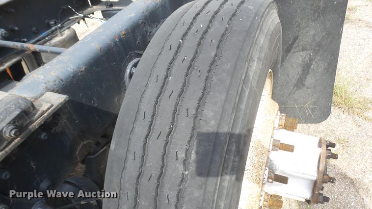 image for item DC1768 2007 Freightliner Columbia semi truck