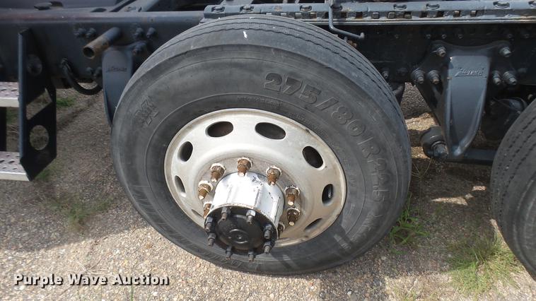 image for item DC1768 2007 Freightliner Columbia semi truck