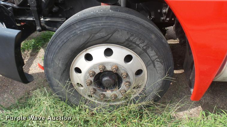 image for item DC1768 2007 Freightliner Columbia semi truck