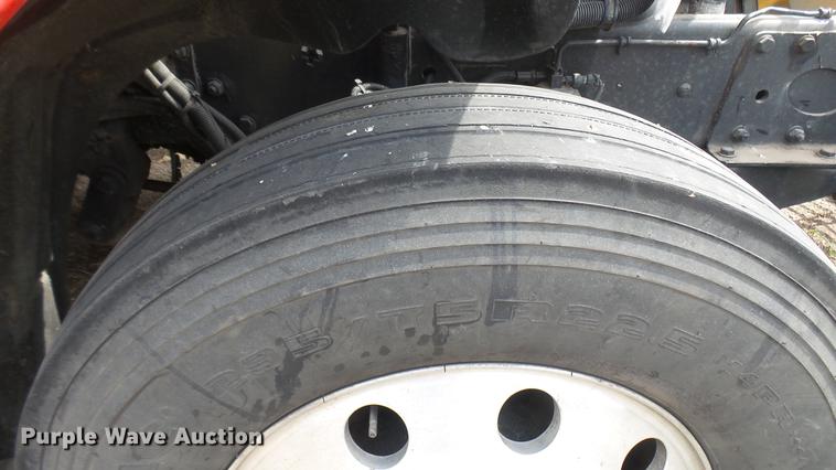 image for item DC1768 2007 Freightliner Columbia semi truck