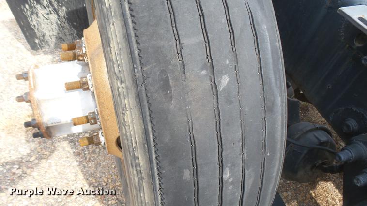 image for item DC1768 2007 Freightliner Columbia semi truck