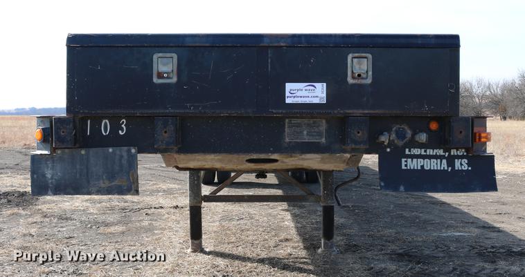 image for item DC3549 1997 Great Dane GPMWSHR248 flatbed trailer