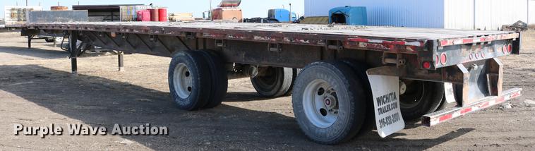image for item DC3549 1997 Great Dane GPMWSHR248 flatbed trailer