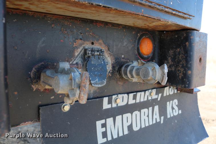 image for item DC3549 1997 Great Dane GPMWSHR248 flatbed trailer