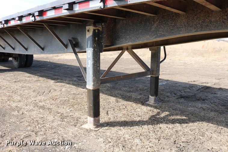 image for item DC3549 1997 Great Dane GPMWSHR248 flatbed trailer