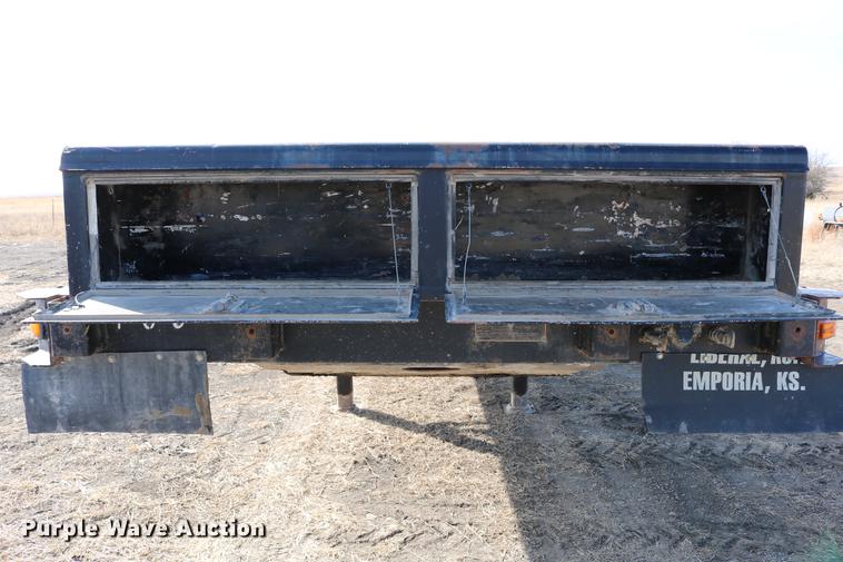 image for item DC3549 1997 Great Dane GPMWSHR248 flatbed trailer