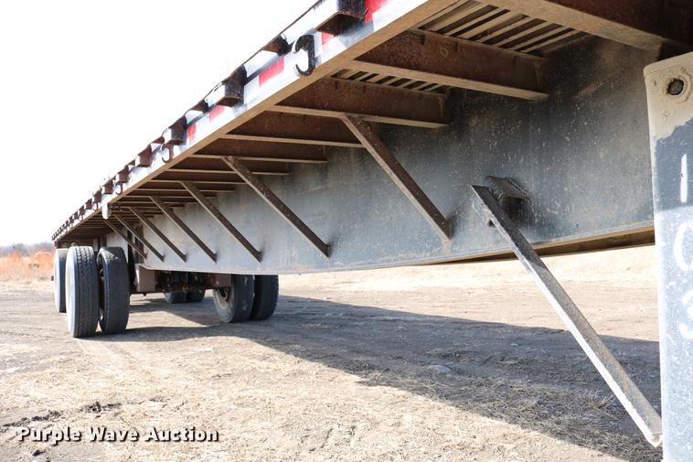 image for item DC3549 1997 Great Dane GPMWSHR248 flatbed trailer