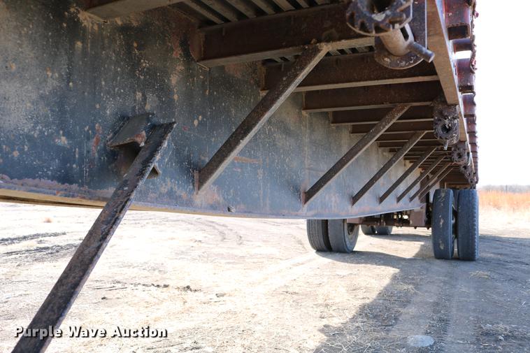 image for item DC3549 1997 Great Dane GPMWSHR248 flatbed trailer