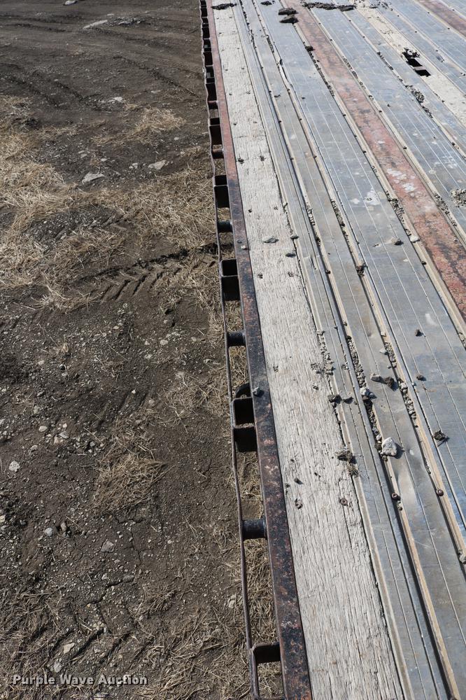 image for item DC3549 1997 Great Dane GPMWSHR248 flatbed trailer