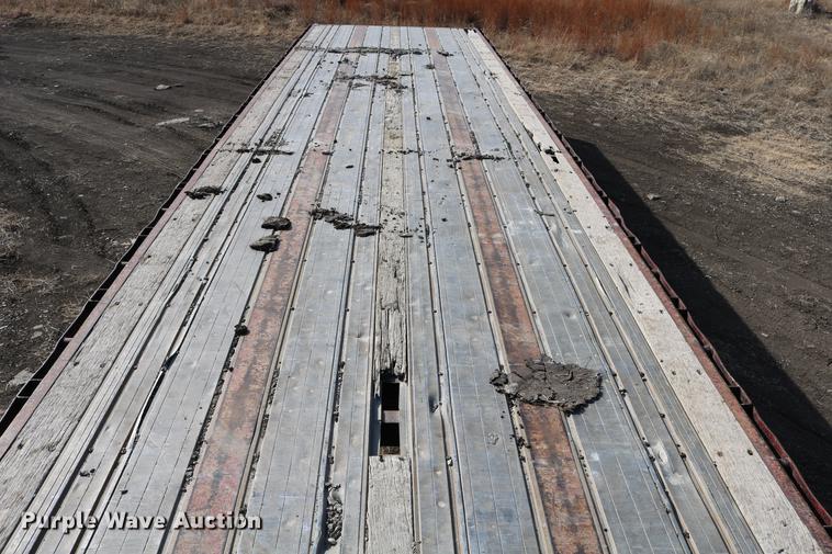 image for item DC3549 1997 Great Dane GPMWSHR248 flatbed trailer