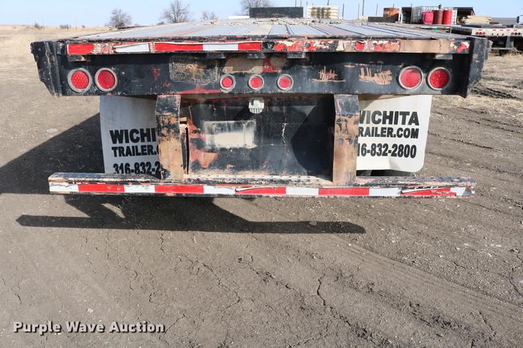 image for item DC3549 1997 Great Dane GPMWSHR248 flatbed trailer