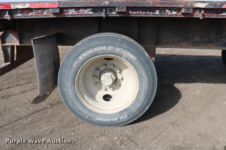 image for item DC3549 1997 Great Dane GPMWSHR248 flatbed trailer