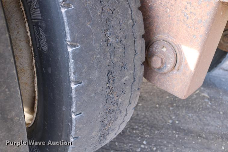 image for item DC3549 1997 Great Dane GPMWSHR248 flatbed trailer