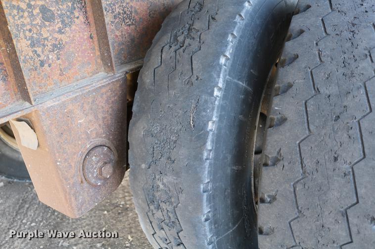 image for item DC3549 1997 Great Dane GPMWSHR248 flatbed trailer