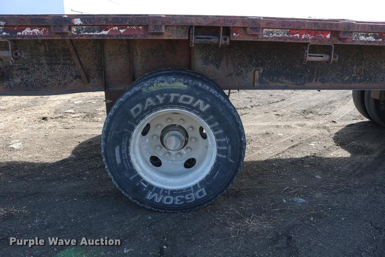 image for item DC3549 1997 Great Dane GPMWSHR248 flatbed trailer
