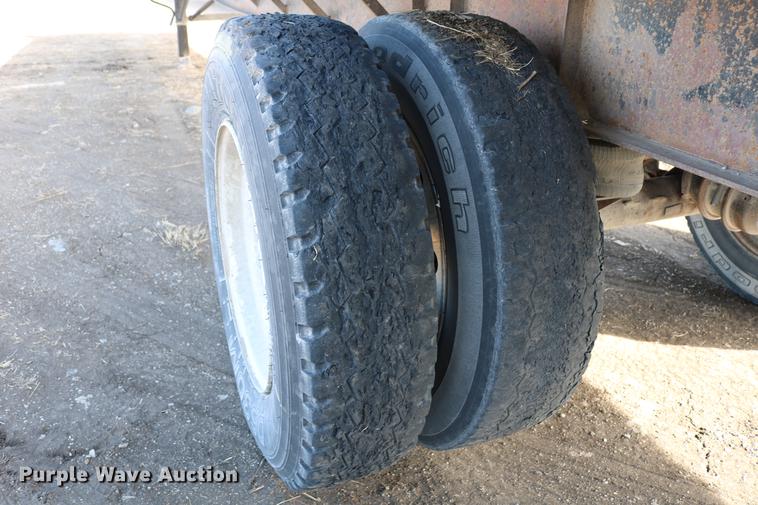 image for item DC3549 1997 Great Dane GPMWSHR248 flatbed trailer