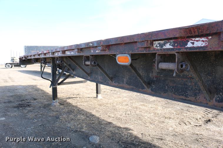 image for item DC3549 1997 Great Dane GPMWSHR248 flatbed trailer
