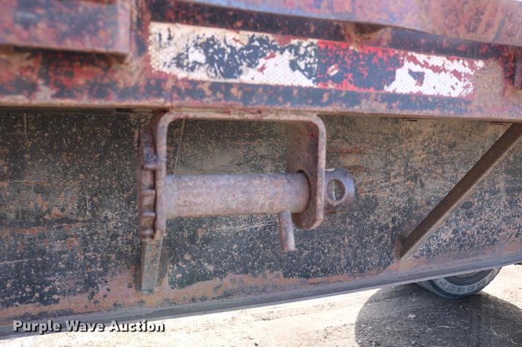 image for item DC3549 1997 Great Dane GPMWSHR248 flatbed trailer
