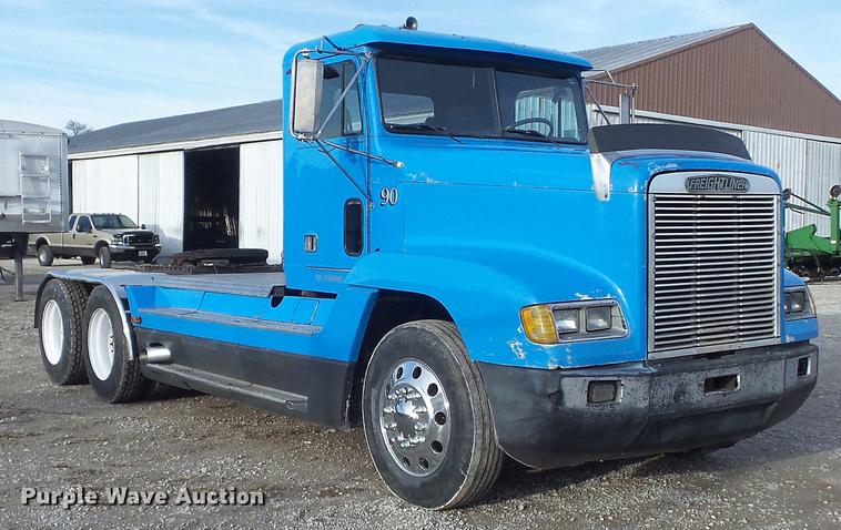 image for item DC7403 1990 Freightliner FLD120 semi truck