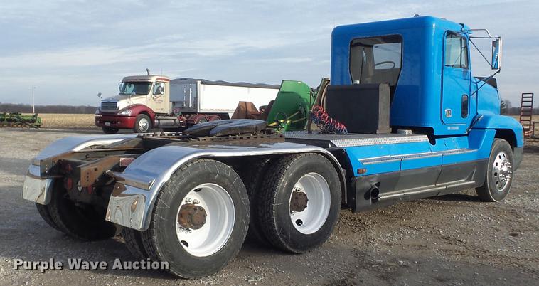 image for item DC7403 1990 Freightliner FLD120 semi truck