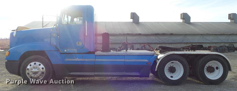 image for item DC7403 1990 Freightliner FLD120 semi truck