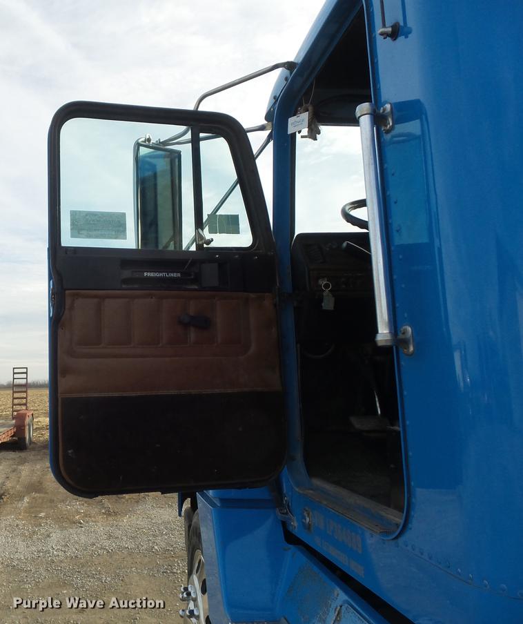 image for item DC7403 1990 Freightliner FLD120 semi truck