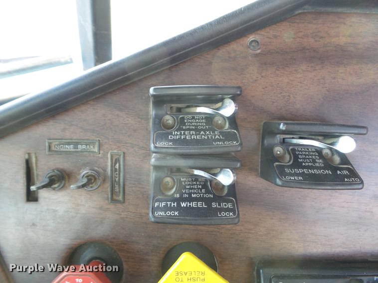 image for item DC7403 1990 Freightliner FLD120 semi truck