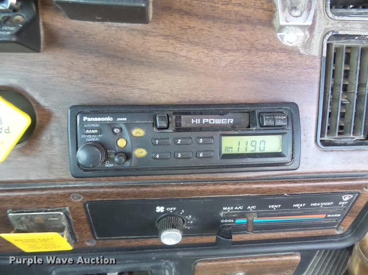 image for item DC7403 1990 Freightliner FLD120 semi truck