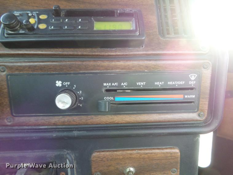 image for item DC7403 1990 Freightliner FLD120 semi truck