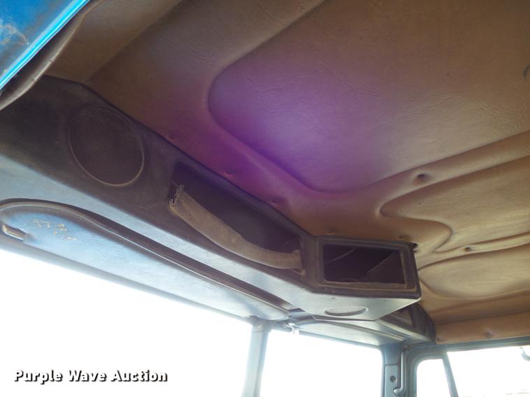 image for item DC7403 1990 Freightliner FLD120 semi truck