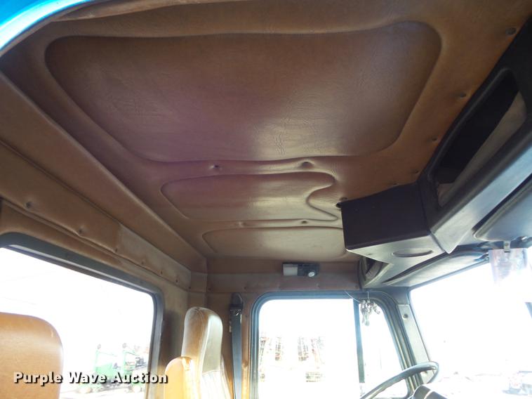 image for item DC7403 1990 Freightliner FLD120 semi truck