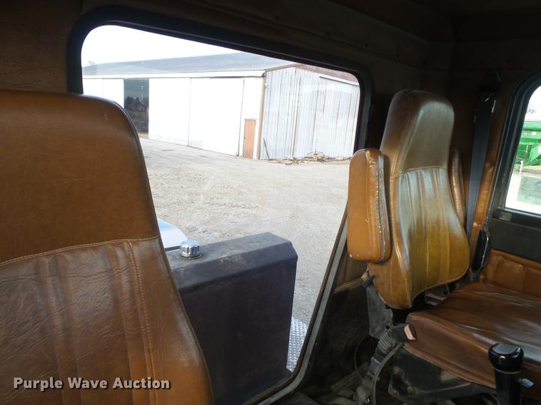 image for item DC7403 1990 Freightliner FLD120 semi truck