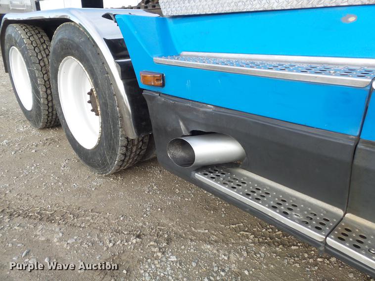 image for item DC7403 1990 Freightliner FLD120 semi truck