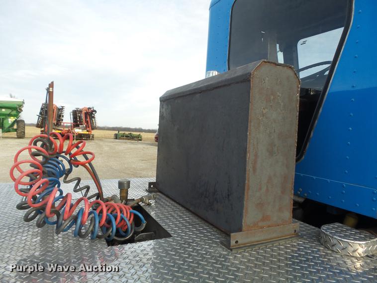 image for item DC7403 1990 Freightliner FLD120 semi truck