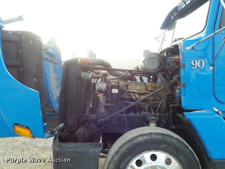 image for item DC7403 1990 Freightliner FLD120 semi truck