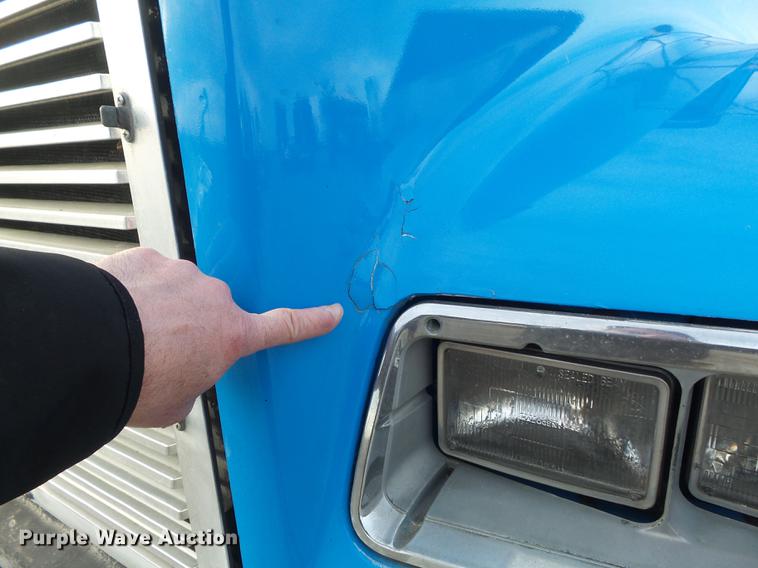 image for item DC7403 1990 Freightliner FLD120 semi truck