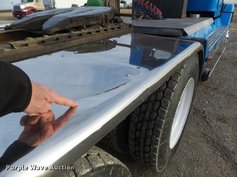 image for item DC7403 1990 Freightliner FLD120 semi truck