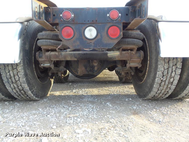 image for item DC7403 1990 Freightliner FLD120 semi truck