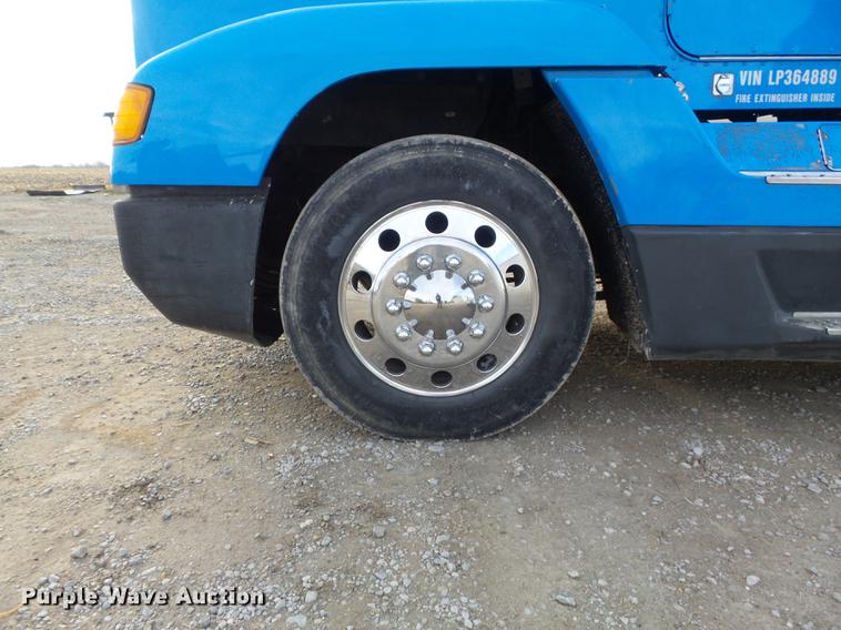 image for item DC7403 1990 Freightliner FLD120 semi truck