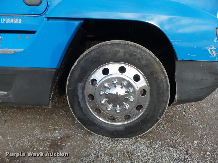 image for item DC7403 1990 Freightliner FLD120 semi truck