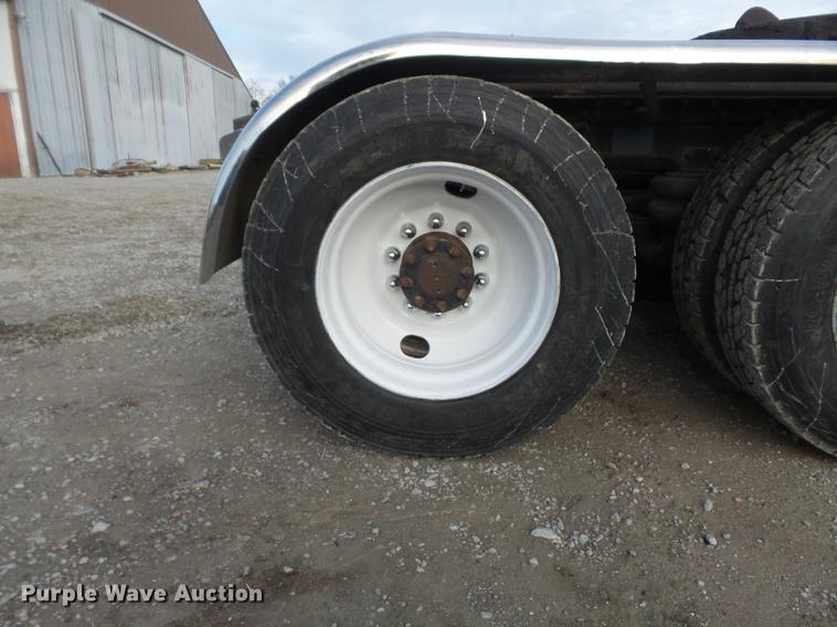 image for item DC7403 1990 Freightliner FLD120 semi truck