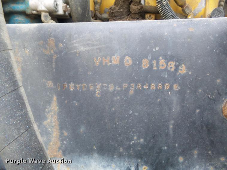 image for item DC7403 1990 Freightliner FLD120 semi truck