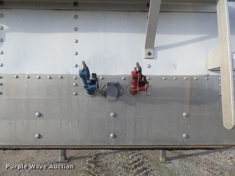 image for item DC7404 1991 Wilson DWH-200 double hopper grain trailer