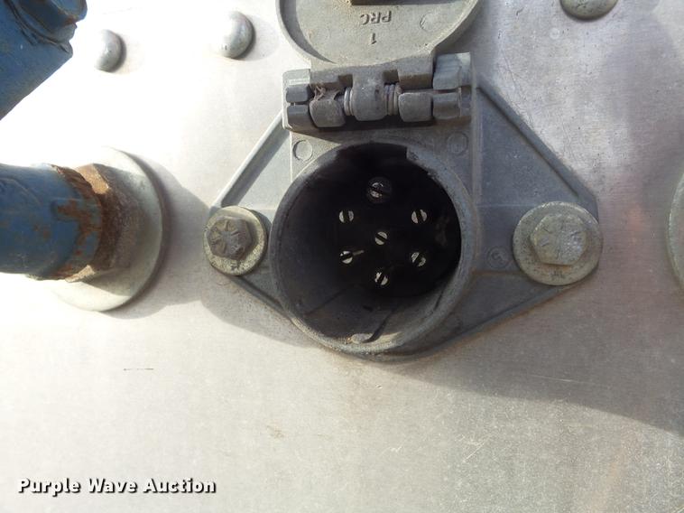 image for item DC7404 1991 Wilson DWH-200 double hopper grain trailer