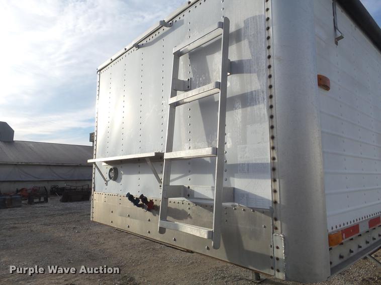 image for item DC7404 1991 Wilson DWH-200 double hopper grain trailer