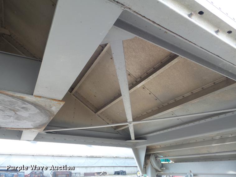 image for item DC7404 1991 Wilson DWH-200 double hopper grain trailer