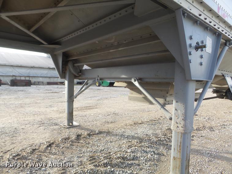 image for item DC7404 1991 Wilson DWH-200 double hopper grain trailer