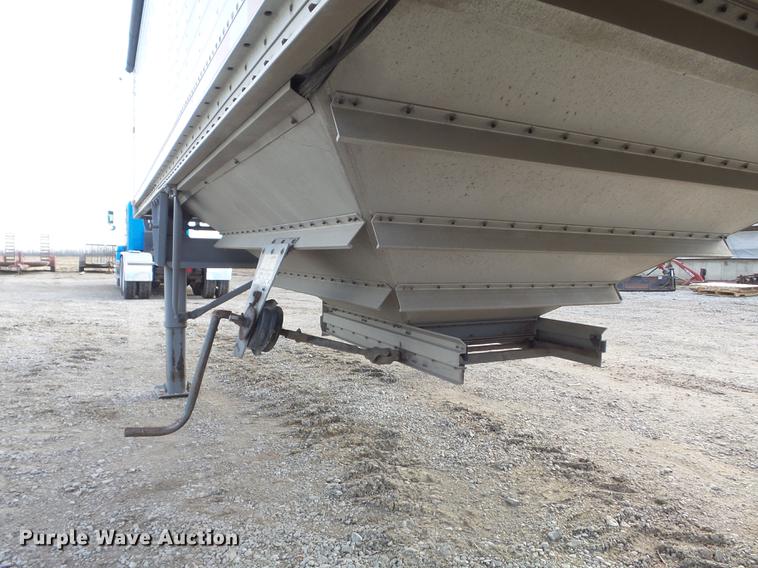 image for item DC7404 1991 Wilson DWH-200 double hopper grain trailer